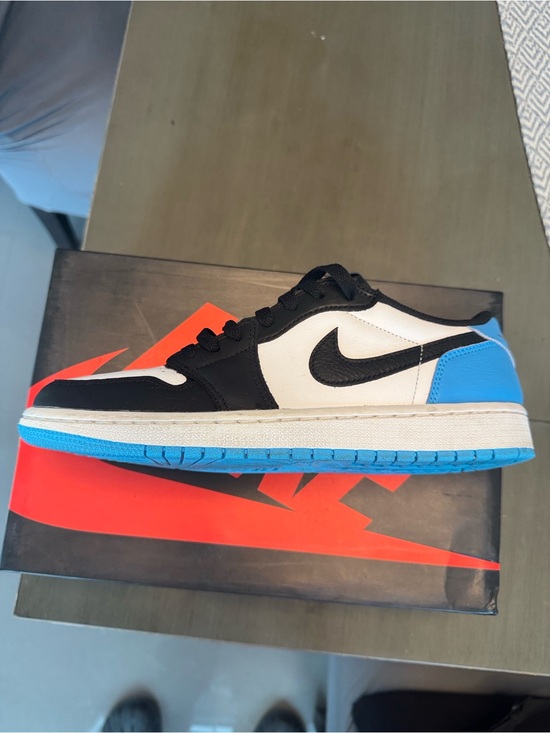 Nike Shoes - Air Jordan 1 low